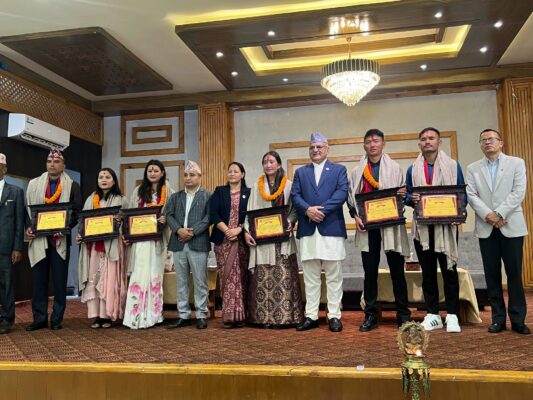 गण्डकी प्रदेशका ८ हजार मिटरभन्दा अग्ला हिमाल आरोहीलाई सम्मान