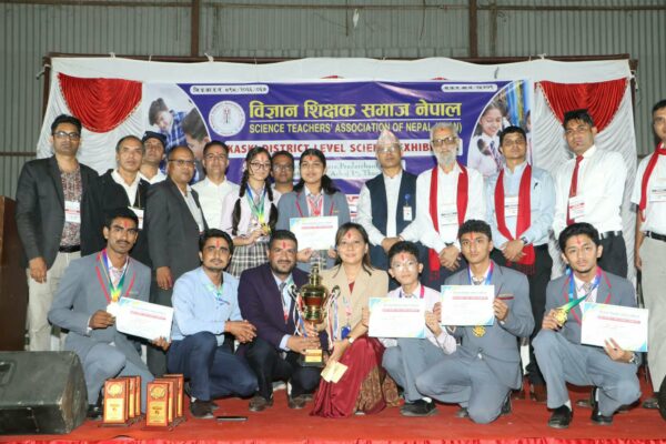 विज्ञान प्रदर्शनीमा डिज्नील्यान्ड एकेडेमी प्रथम