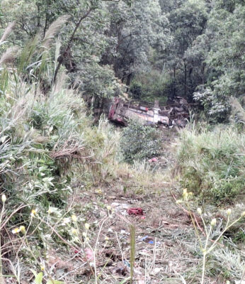 पोखरामा स्कुल बस दुर्घटना हुँदा ४ विद्यार्थीसहित ५ जनाको मृत्यु